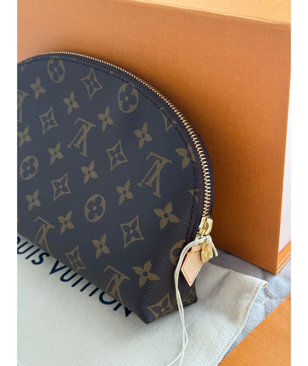 LOUIS VUITTON Коричневая кожаная косметичка, фото 5
