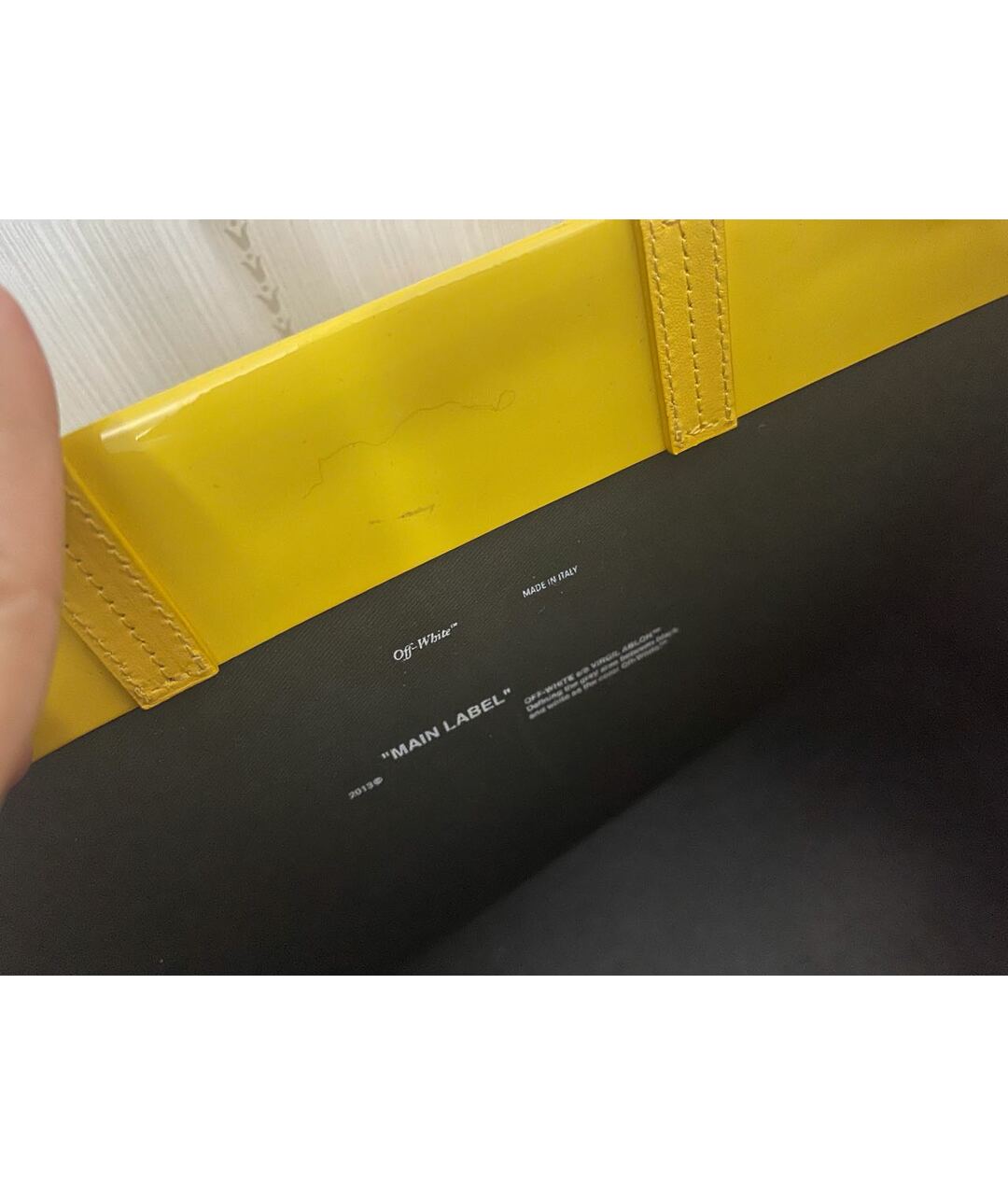 OFF-WHITE Желтая сумка тоут из лакированной кожи, фото 3