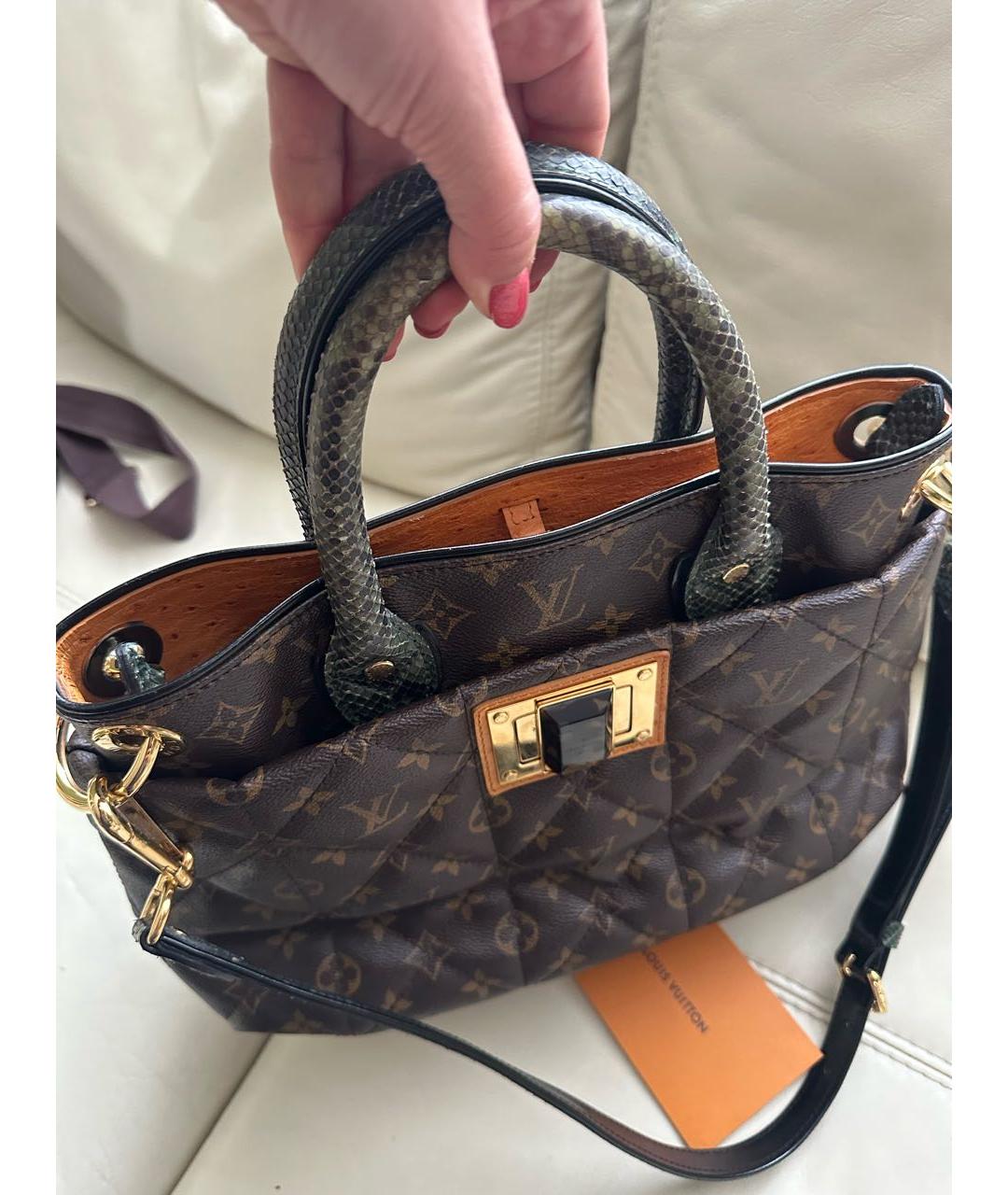 LOUIS VUITTON Коричневая сумка с короткими ручками из экзотической кожи, фото 6
