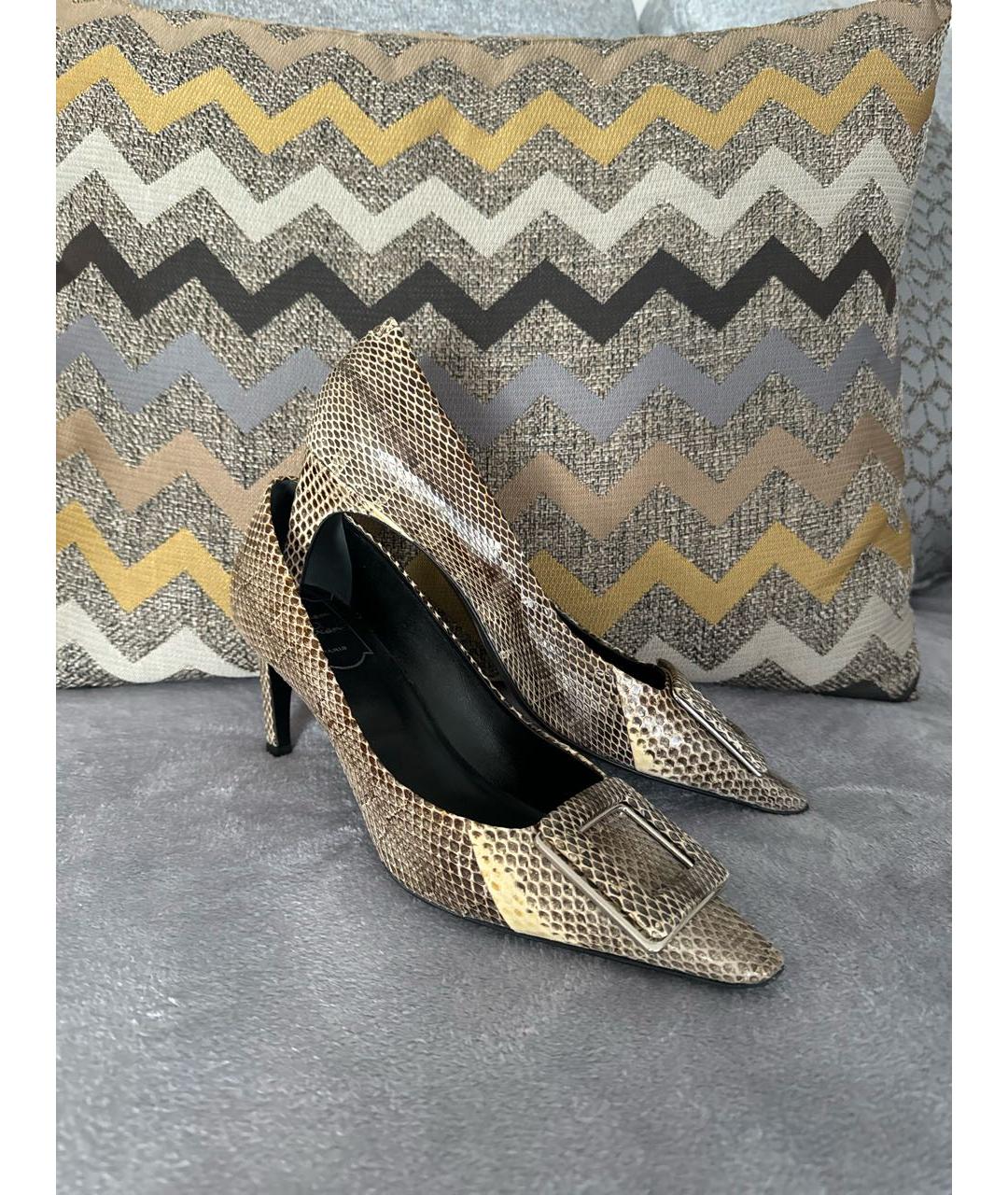 ROGER VIVIER Бежевые туфли из экзотической кожи, фото 6