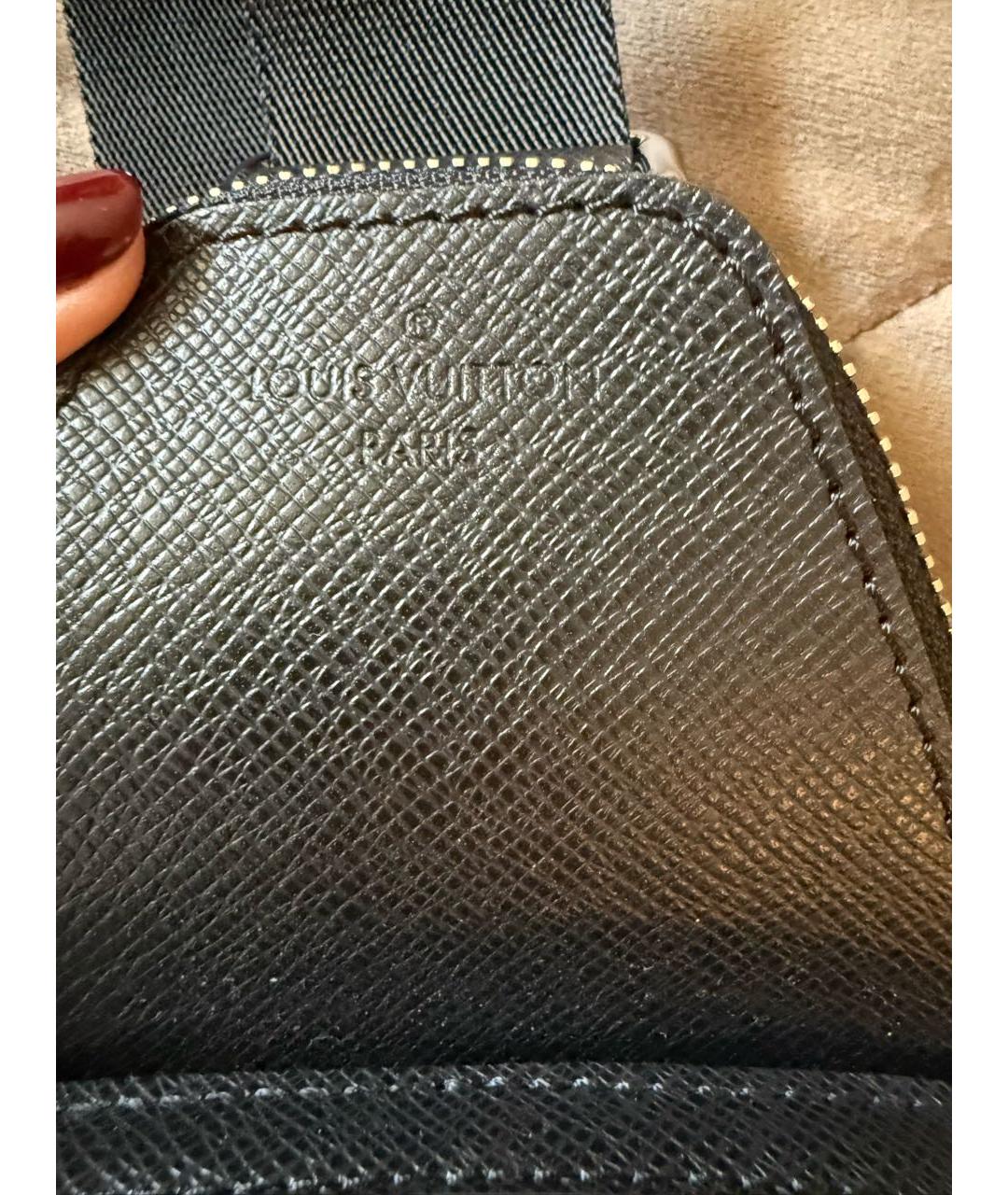 LOUIS VUITTON Черная кожаная сумка на плечо, фото 5
