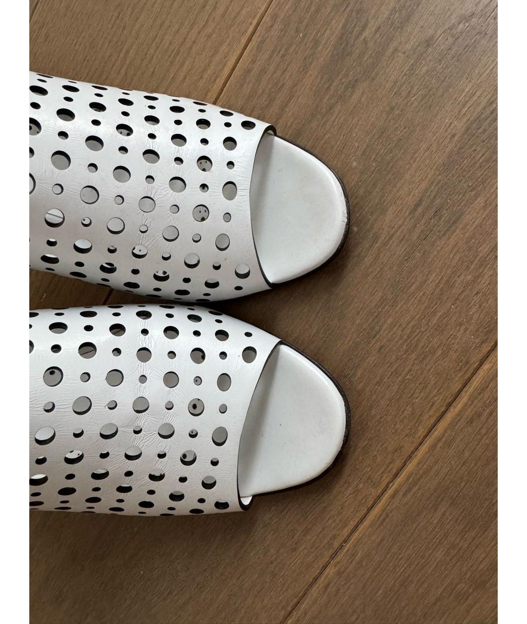 MANOLO BLAHNIK Белые кожаные мюли, фото 5