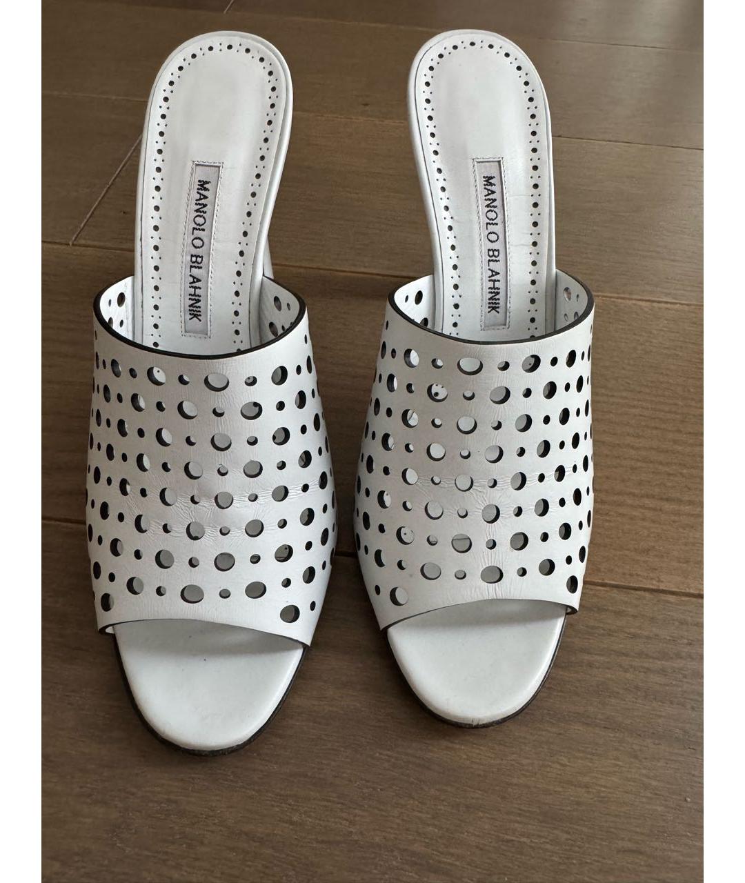 MANOLO BLAHNIK Белые кожаные мюли, фото 2