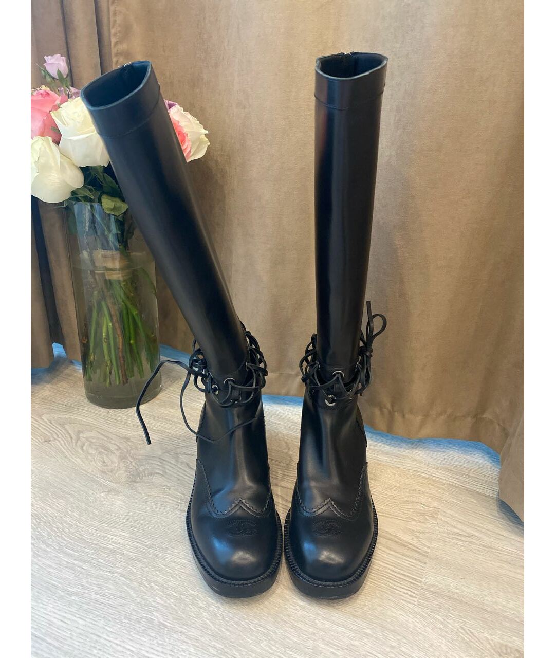 CHANEL Черные кожаные сапоги, фото 2