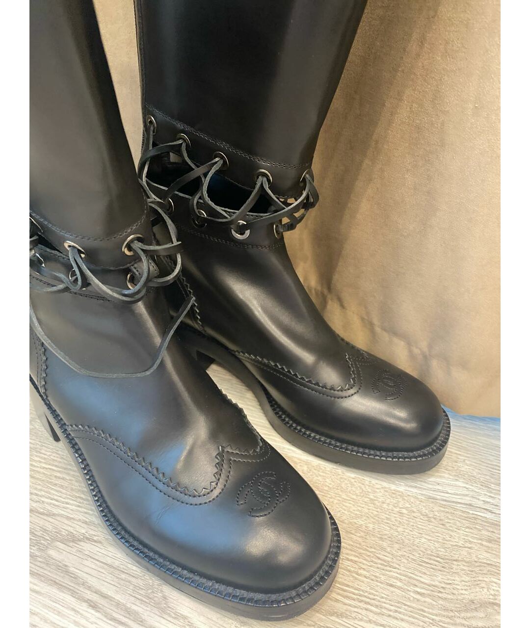 CHANEL Черные кожаные сапоги, фото 7