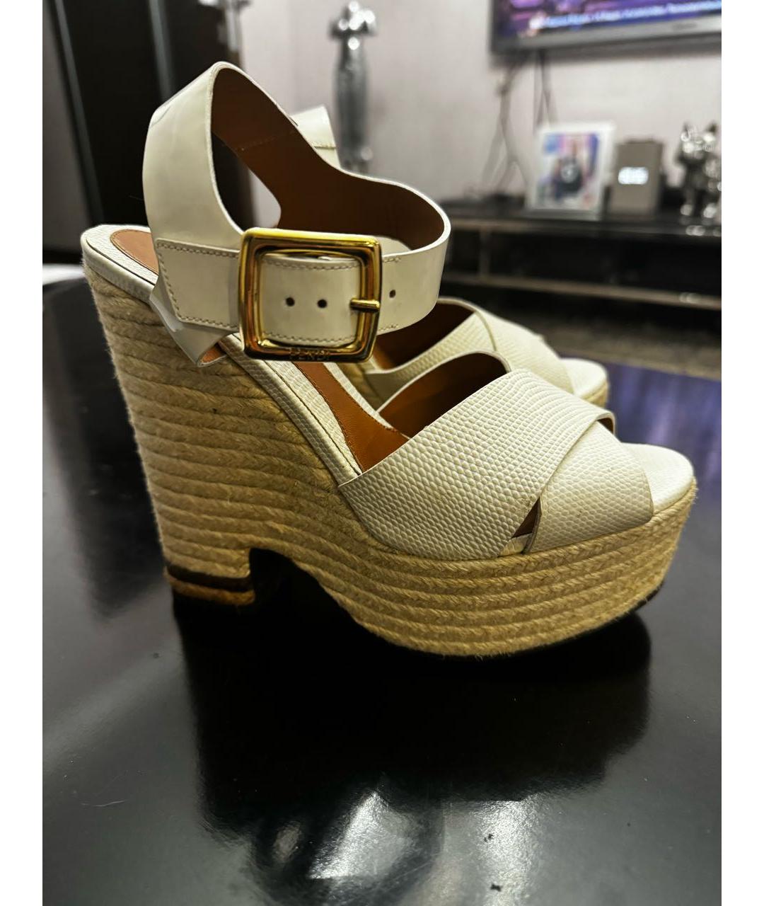FENDI Белые кожаные босоножки, фото 2