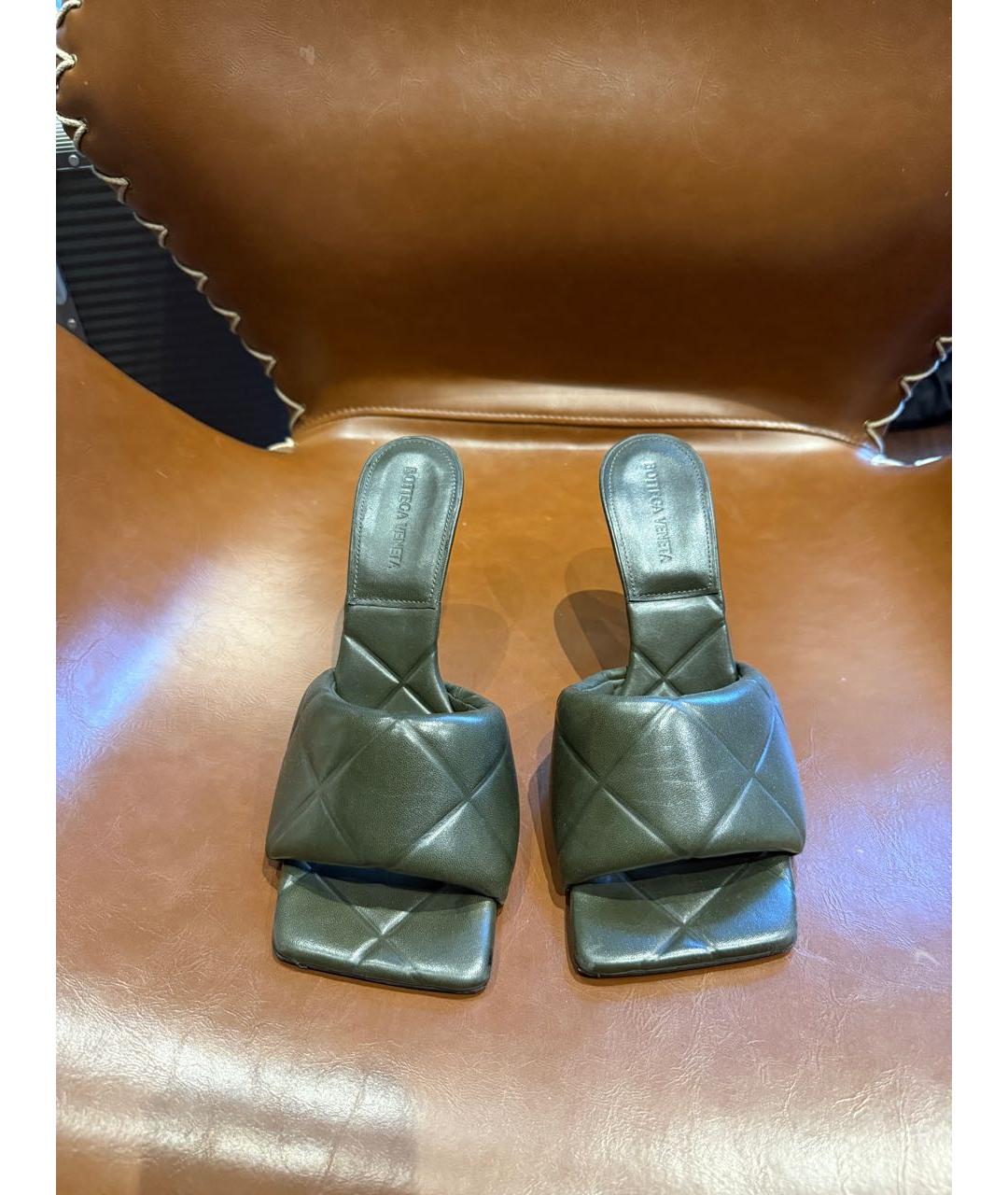 BOTTEGA VENETA Хаки кожаные мюли, фото 2