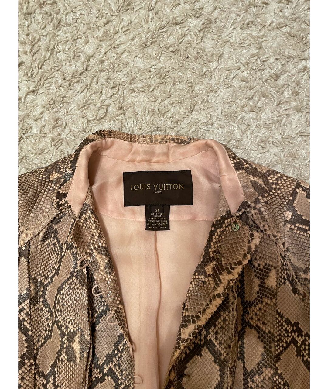 LOUIS VUITTON Бежевый тренч/плащ из экзотической кожи, фото 3