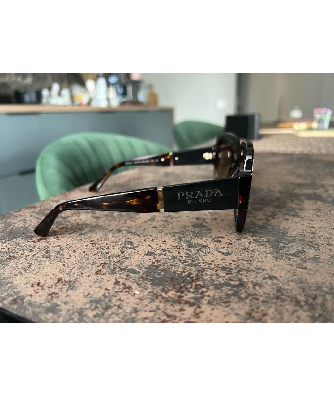 PRADA Коричневые пластиковые солнцезащитные очки, фото 3
