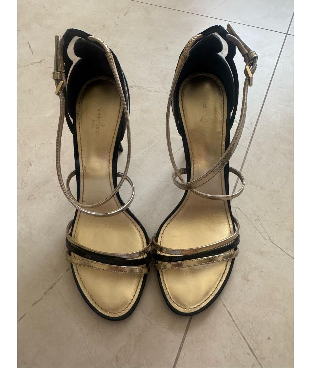 LOUIS VUITTON Черные босоножки из лакированной кожи, фото 2