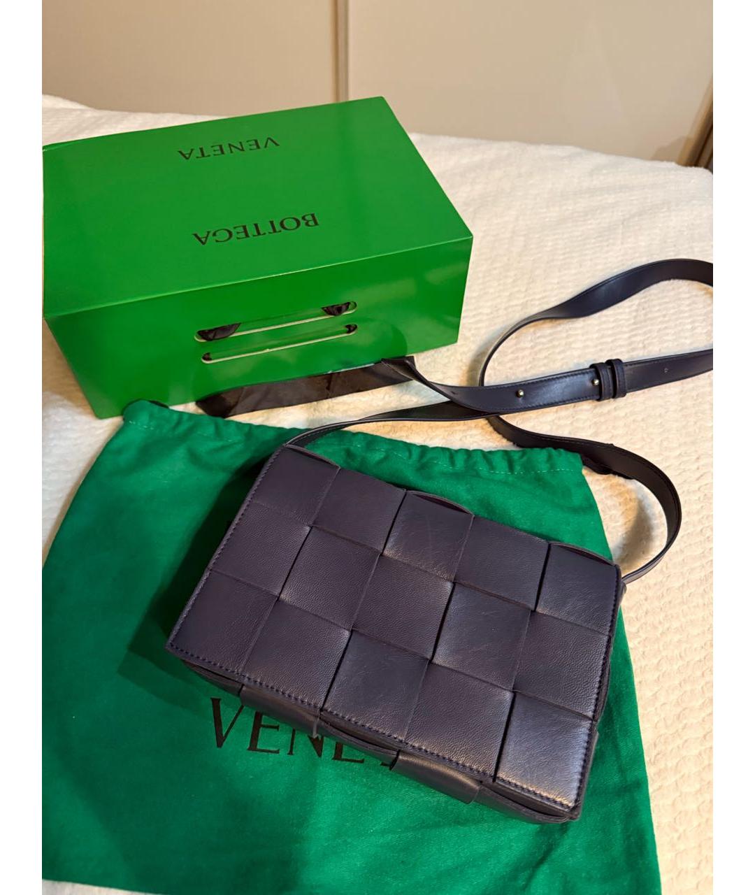 BOTTEGA VENETA Темно-синяя кожаная сумка через плечо, фото 2