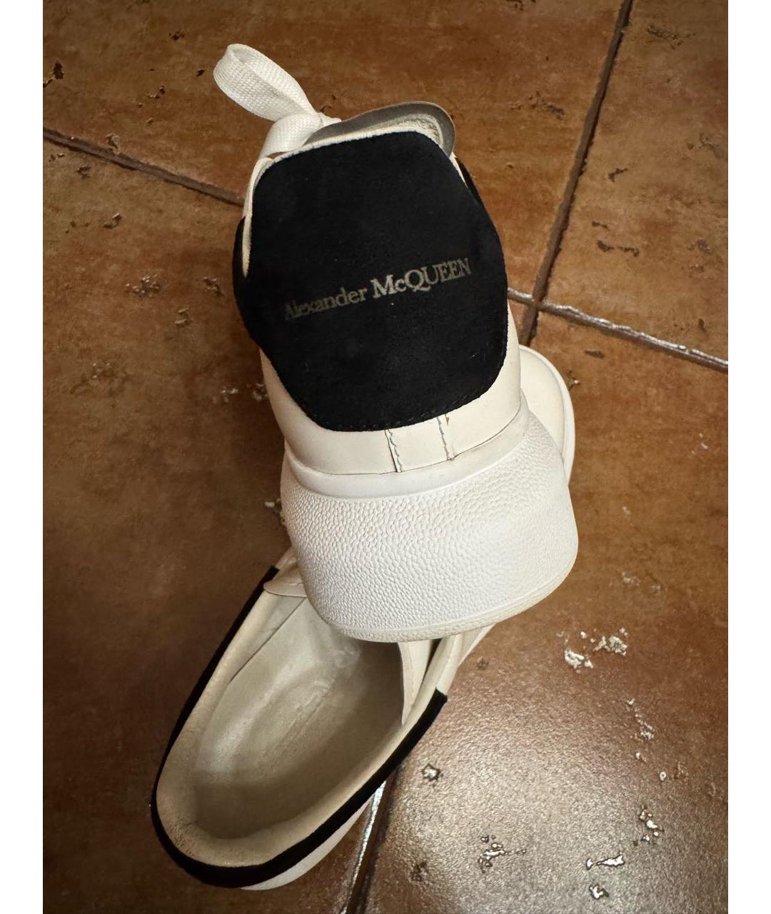ALEXANDER MCQUEEN Белые кожаные кеды, фото 4