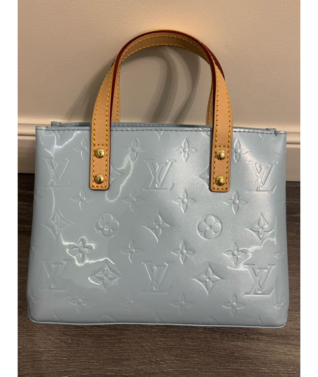 LOUIS VUITTON Голубая сумка через плечо из лакированной кожи, фото 3