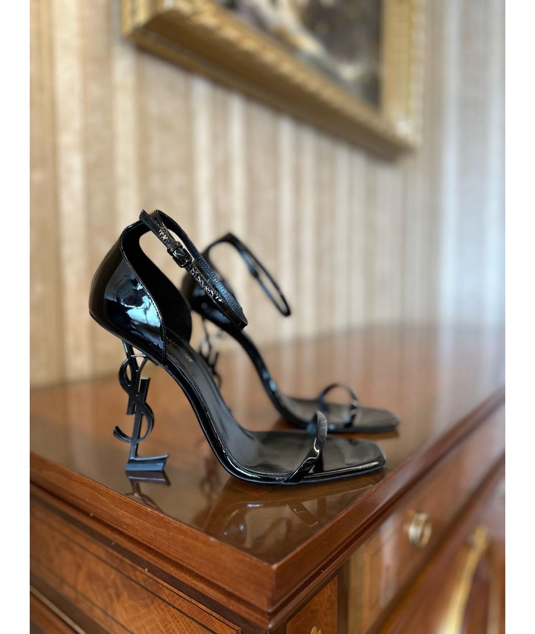 SAINT LAURENT Черные босоножки из лакированной кожи, фото 4