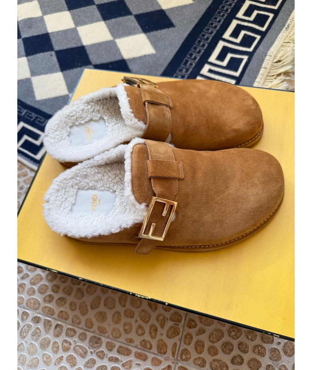 FENDI Коричневые замшевые мюли, фото 9