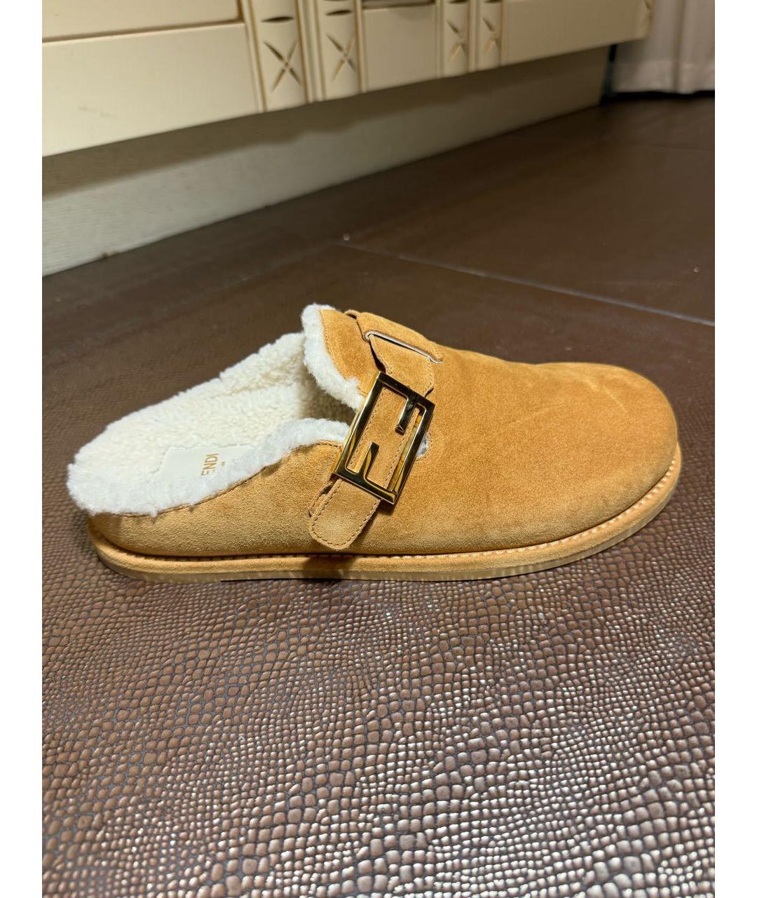 FENDI Коричневые замшевые мюли, фото 5