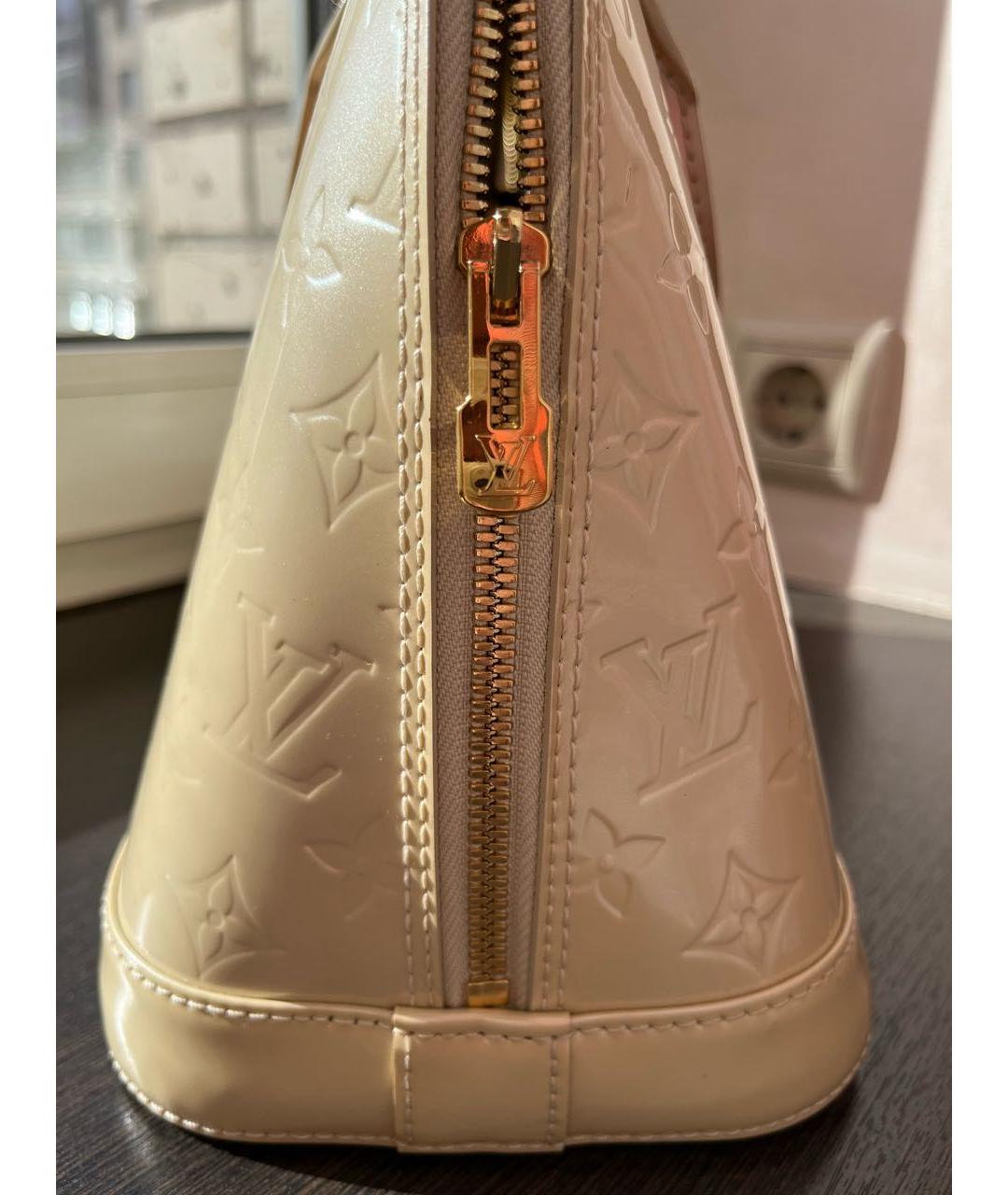 LOUIS VUITTON Белая сумка с короткими ручками из лакированной кожи, фото 7
