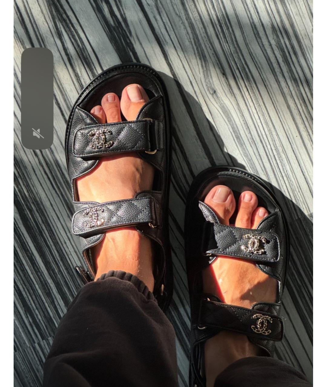 CHANEL Черные кожаные сандалии, фото 3