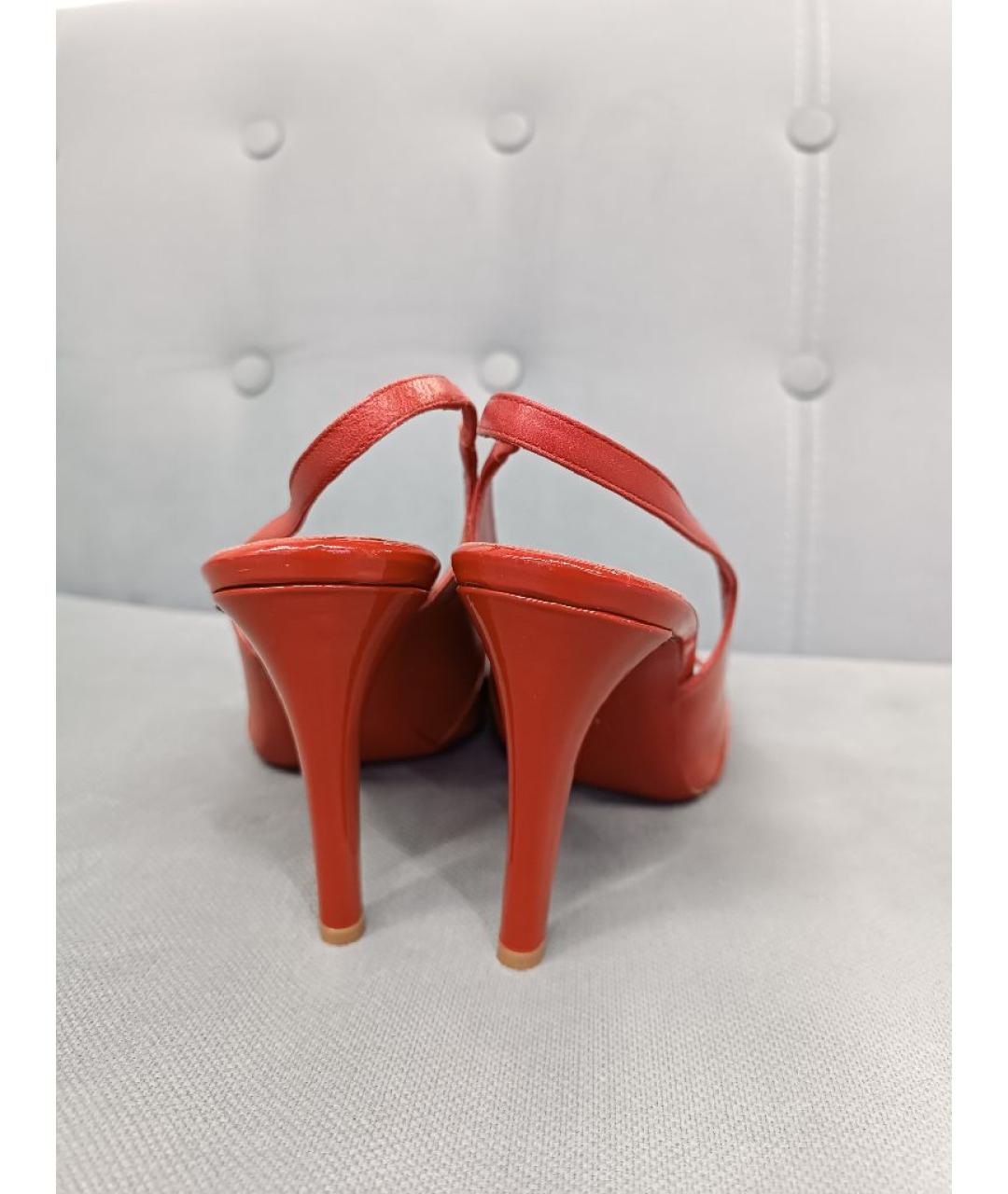 BALENCIAGA Красные босоножки из лакированной кожи, фото 4