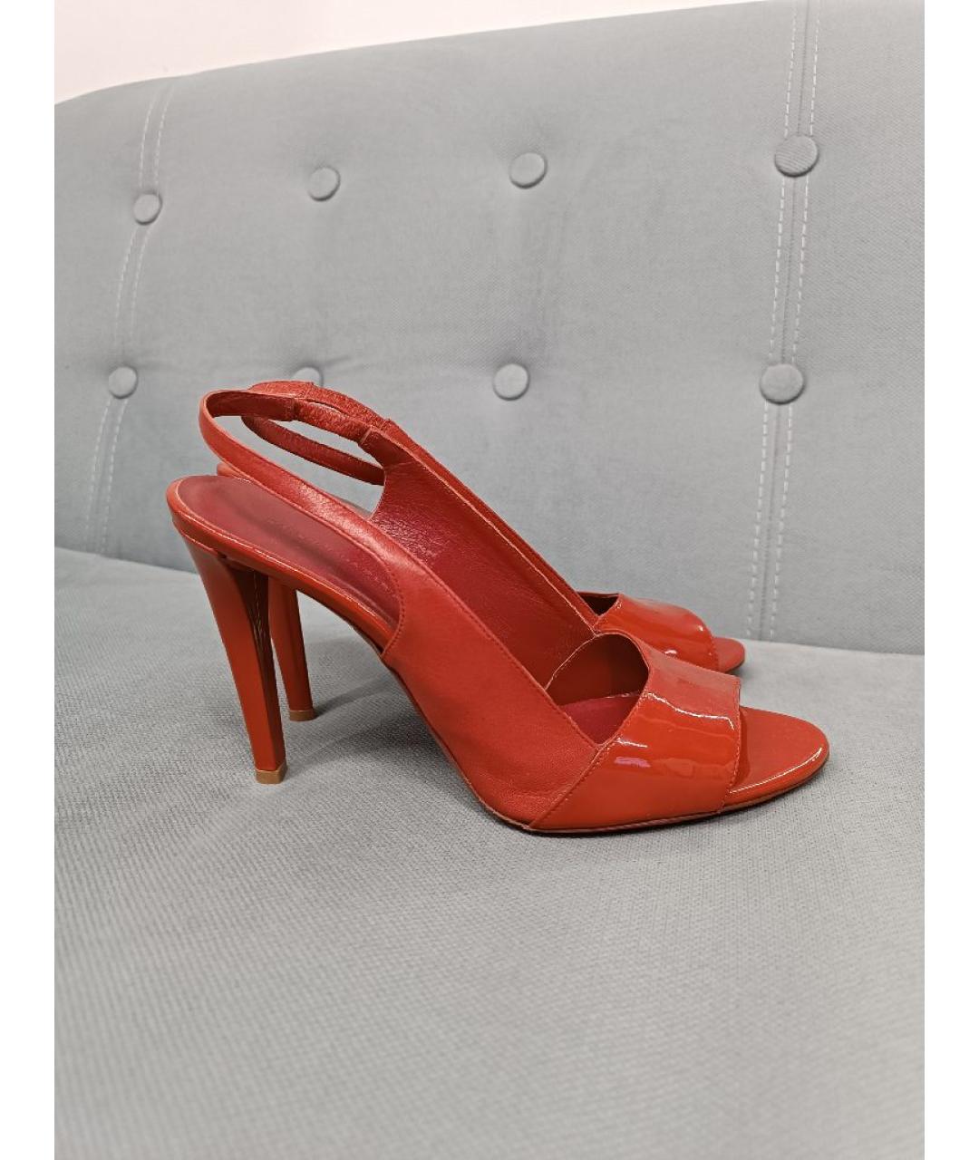 BALENCIAGA Красные босоножки из лакированной кожи, фото 5
