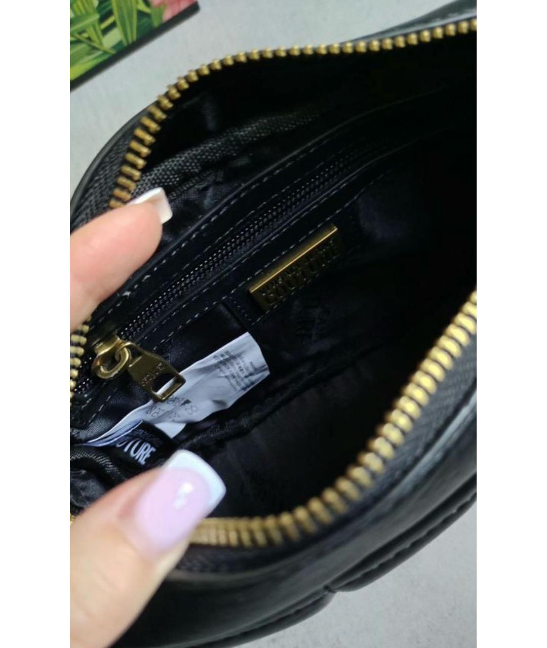 VERSACE JEANS COUTURE Черная сумка через плечо из искусственной кожи, фото 4