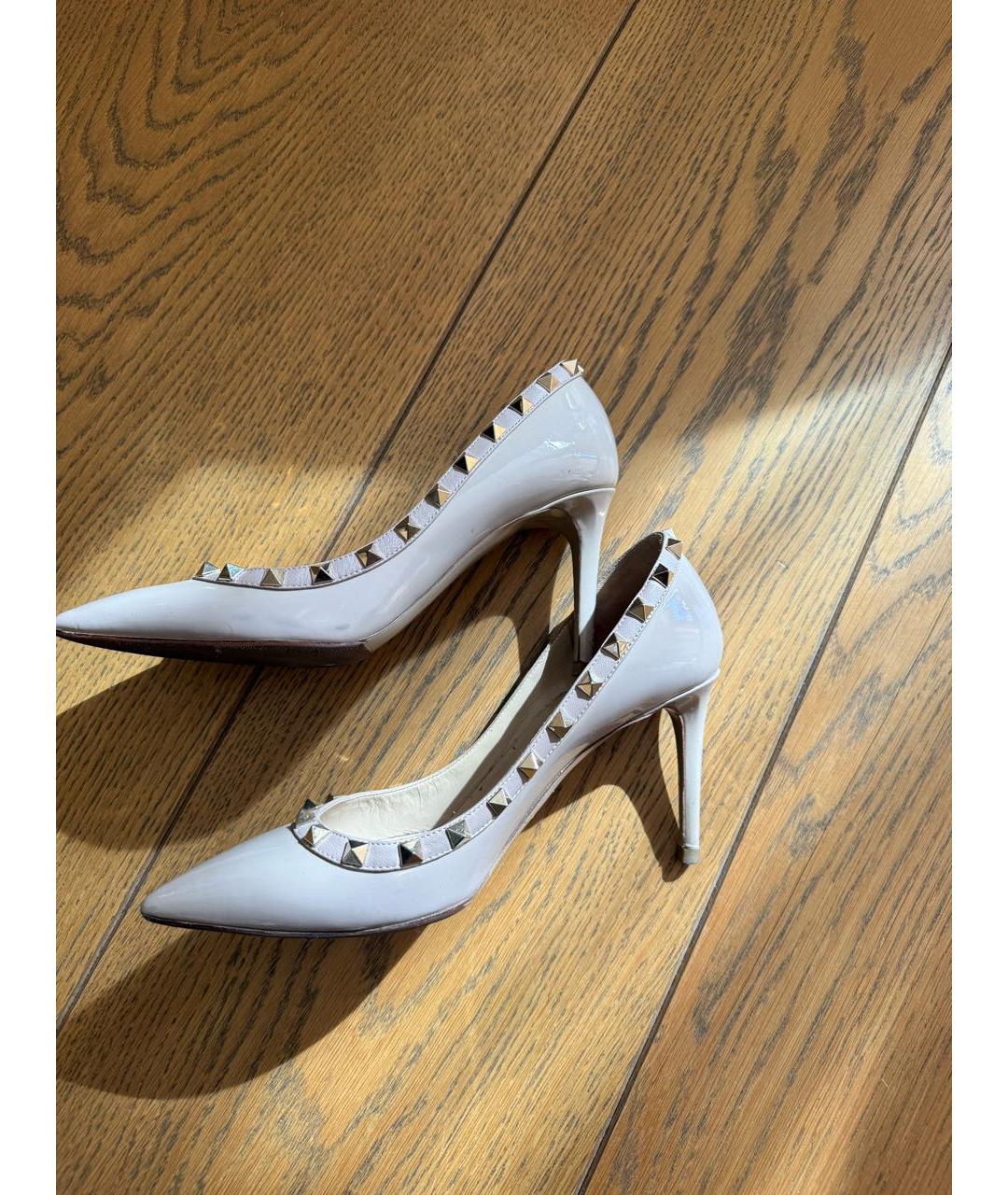 VALENTINO Бежевые туфли из лакированной кожи, фото 7