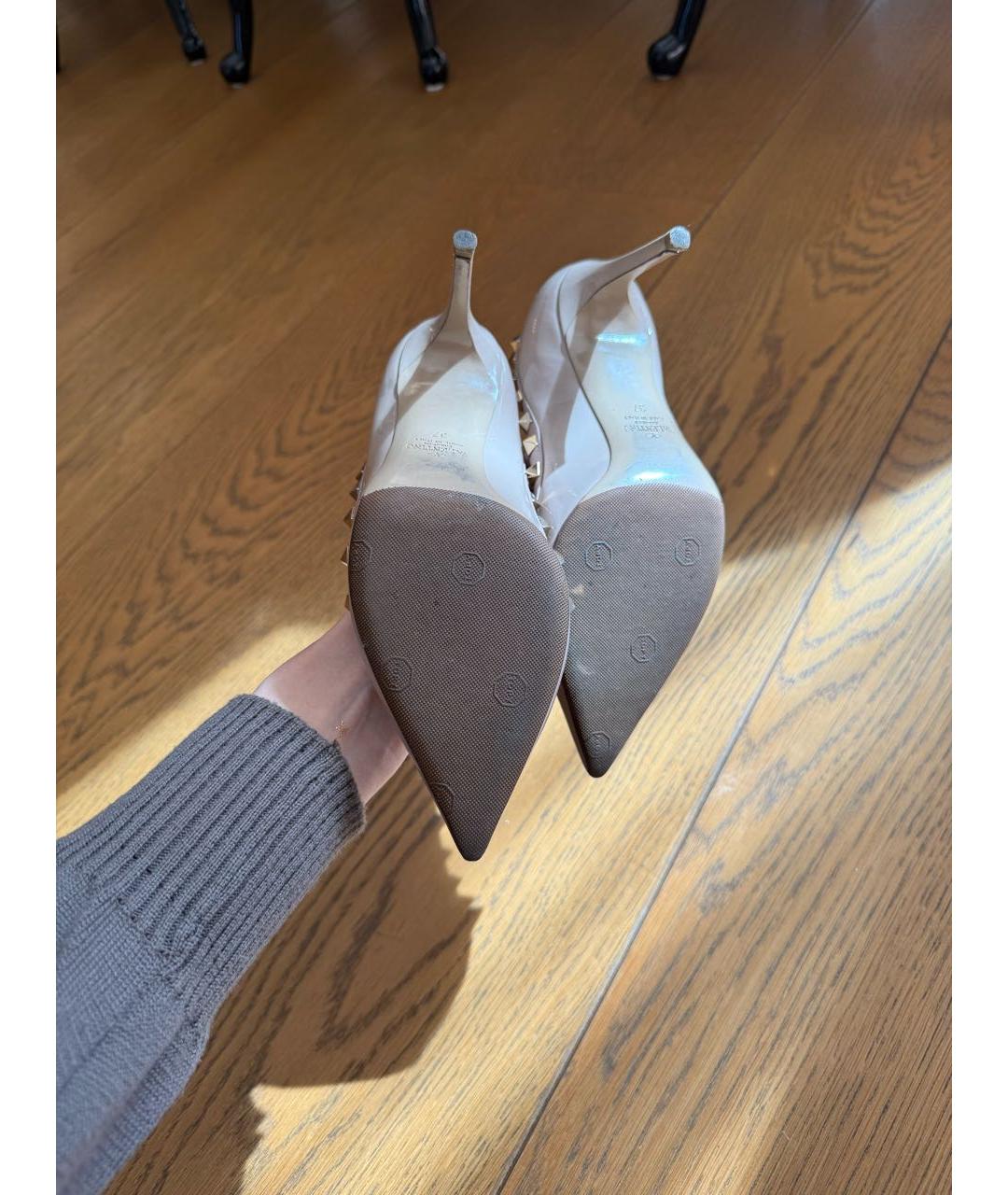 VALENTINO Бежевые туфли из лакированной кожи, фото 5