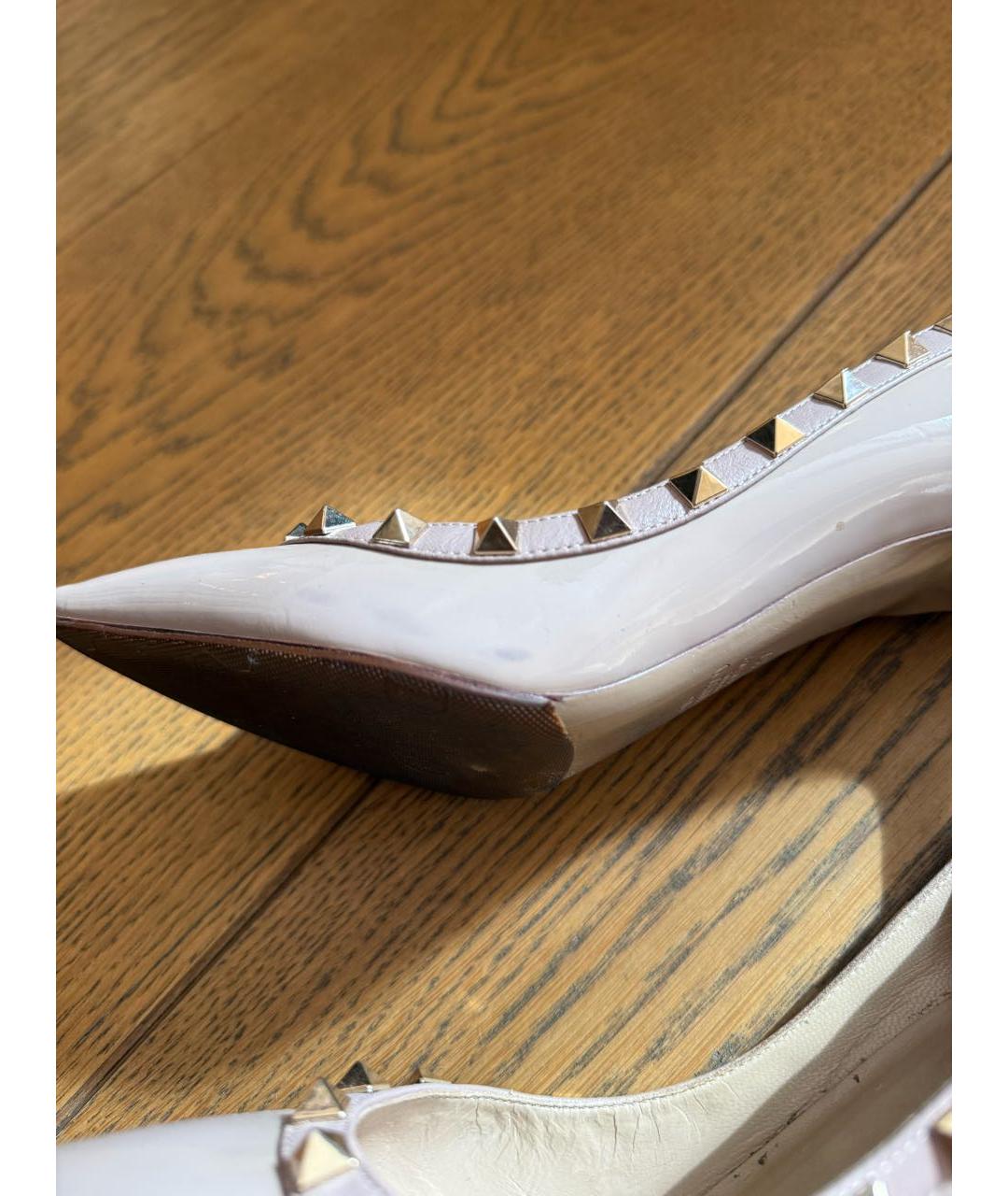 VALENTINO Бежевые туфли из лакированной кожи, фото 4
