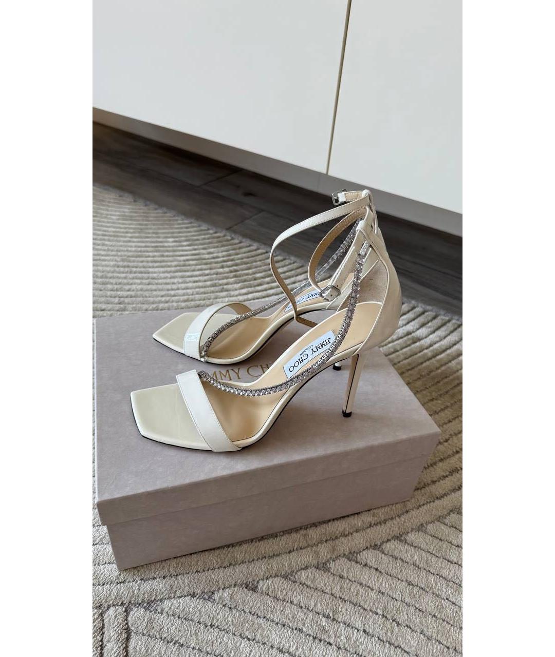 JIMMY CHOO Белые босоножки из лакированной кожи, фото 7