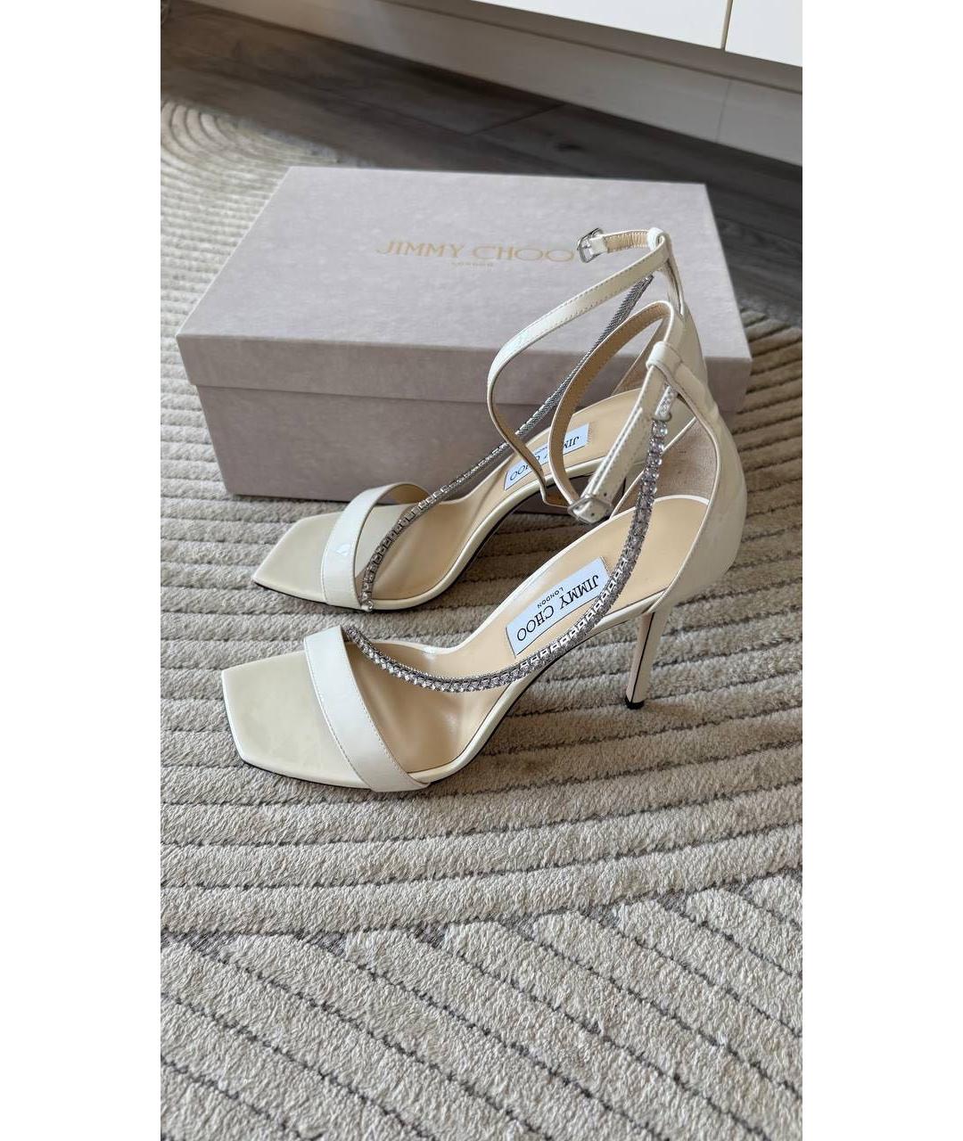 JIMMY CHOO Белые босоножки из лакированной кожи, фото 5