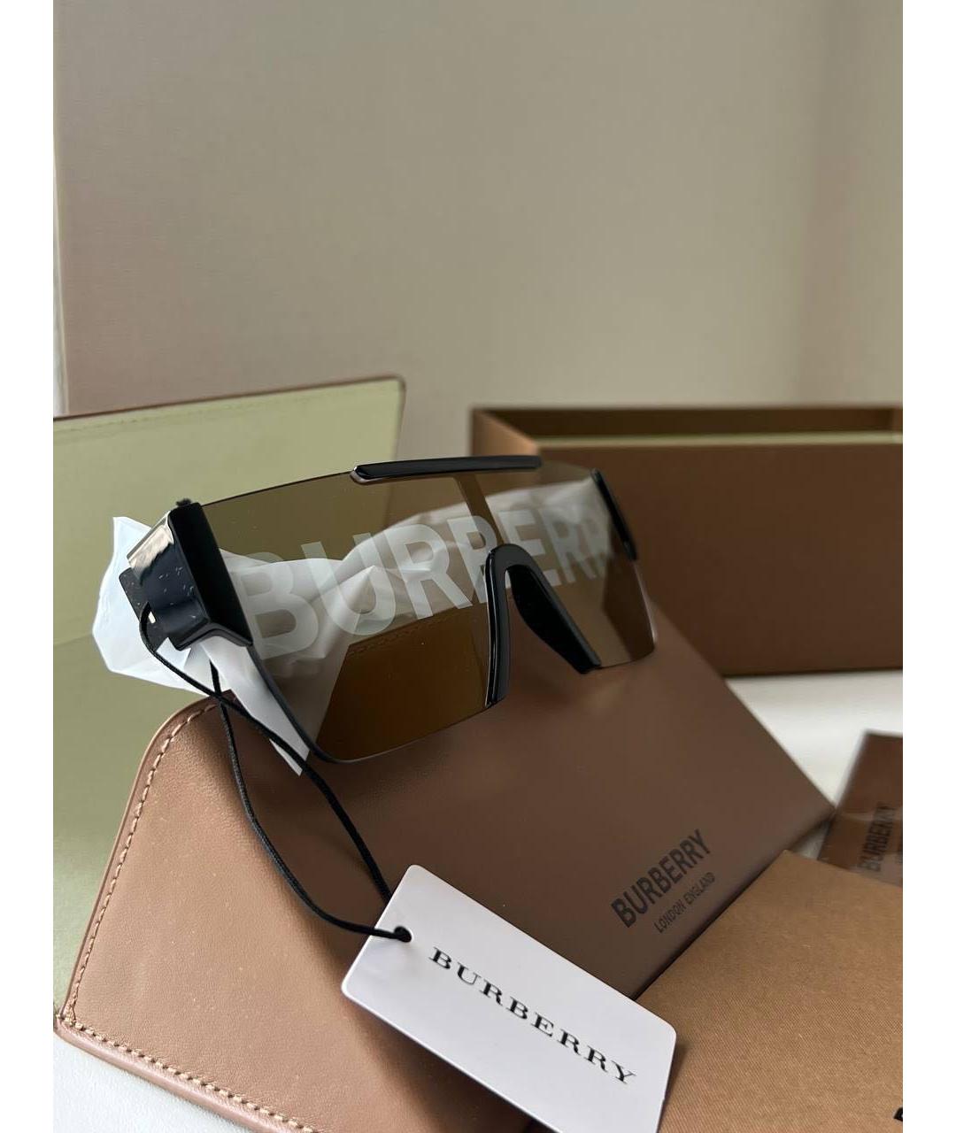 BURBERRY Черные пластиковые солнцезащитные очки, фото 6