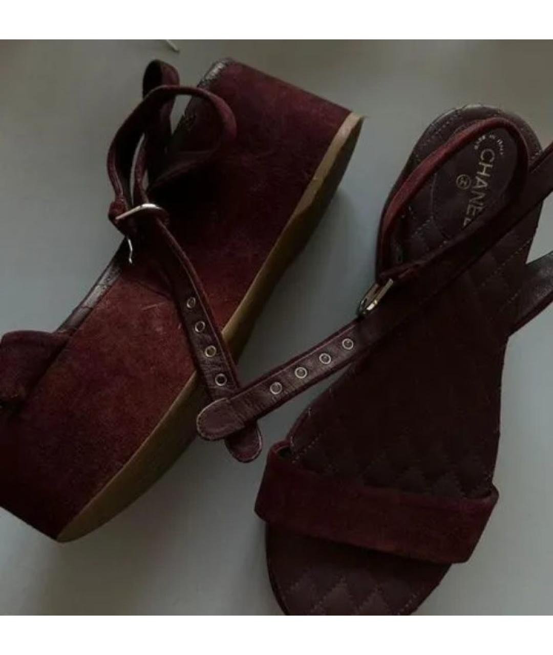 CHANEL Бордовые замшевые босоножки, фото 3