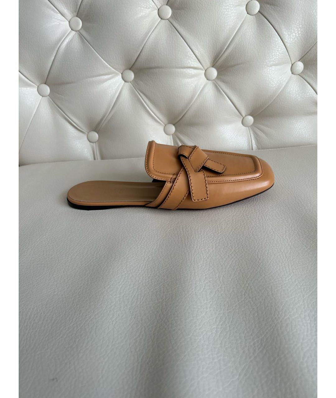 LOEWE Горчичные кожаные мюли, фото 9