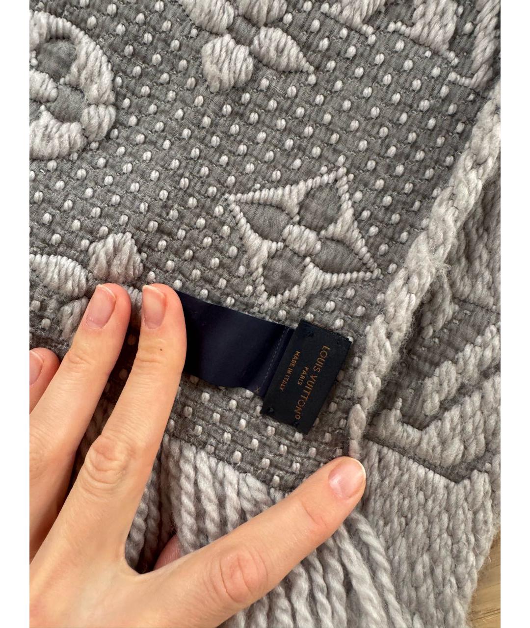 LOUIS VUITTON Серый шерстяной шарф, фото 3
