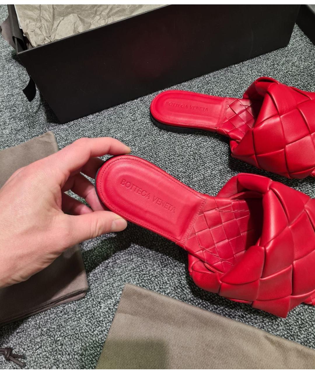BOTTEGA VENETA Красные кожаные мюли, фото 4