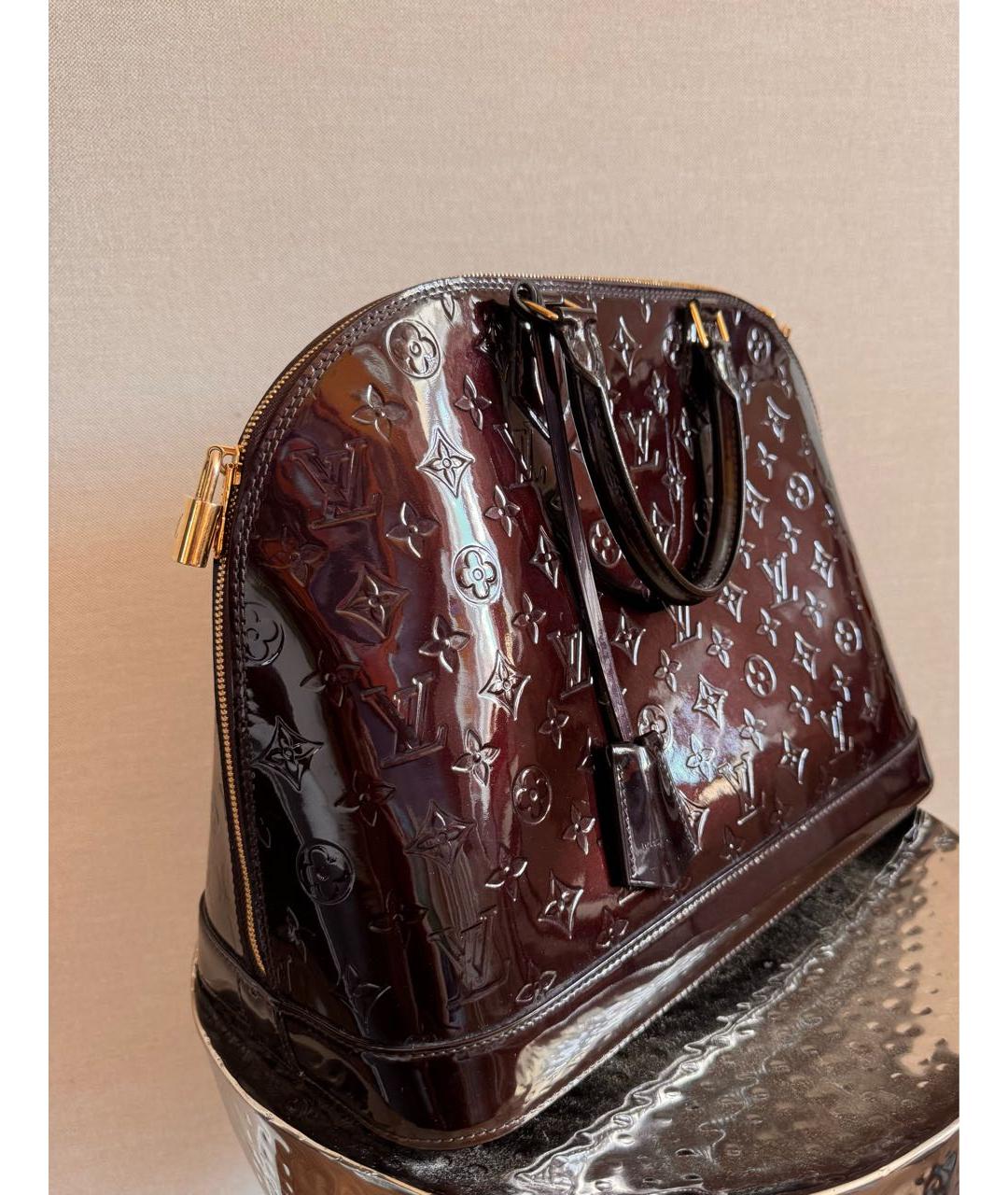 LOUIS VUITTON Бордовая сумка с короткими ручками из лакированной кожи, фото 2