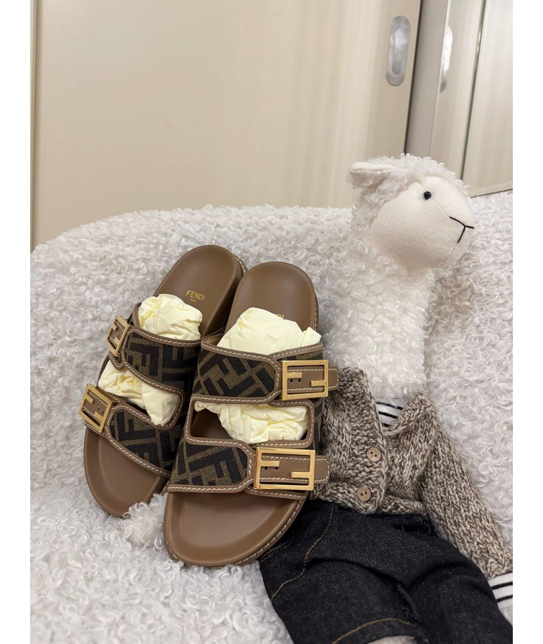 FENDI Бежевые сандалии, фото 8
