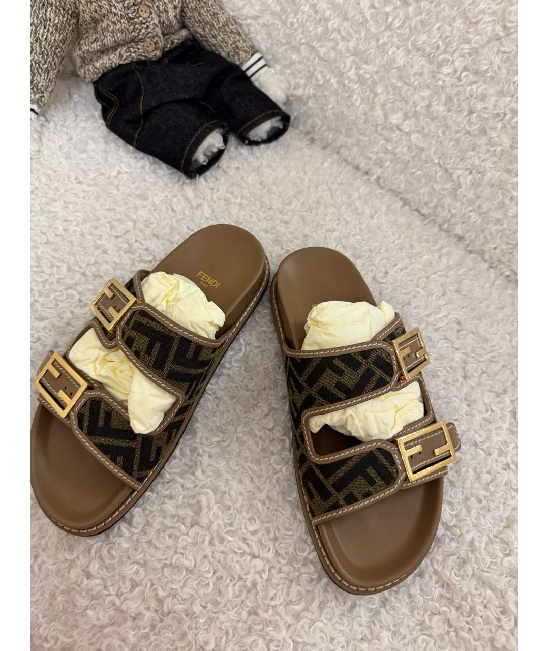 FENDI Бежевые сандалии, фото 7