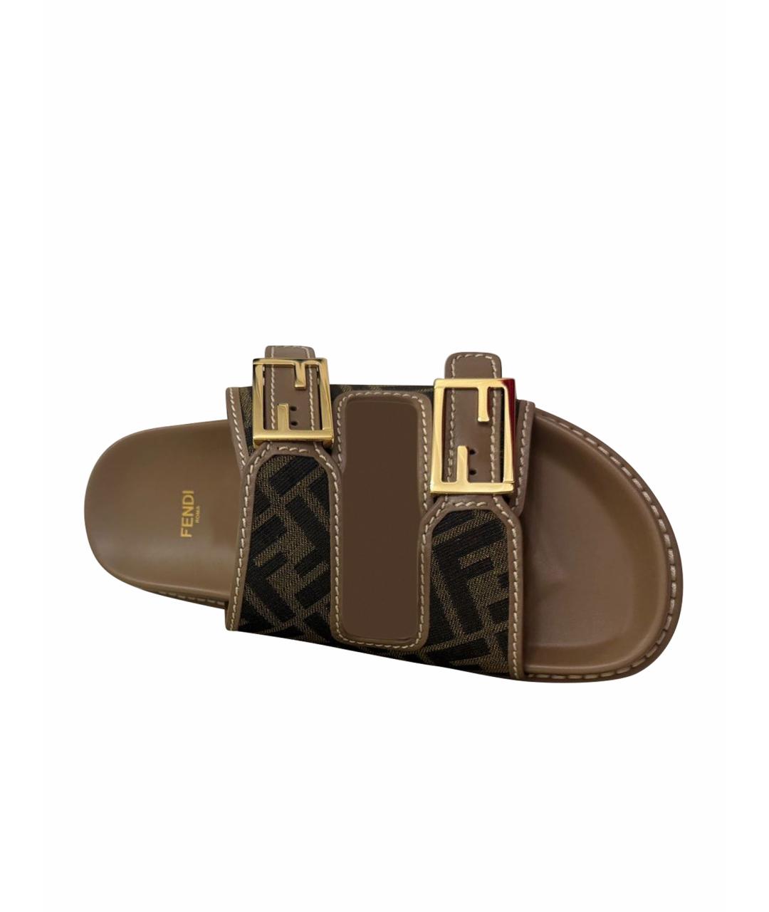 FENDI Бежевые сандалии, фото 1