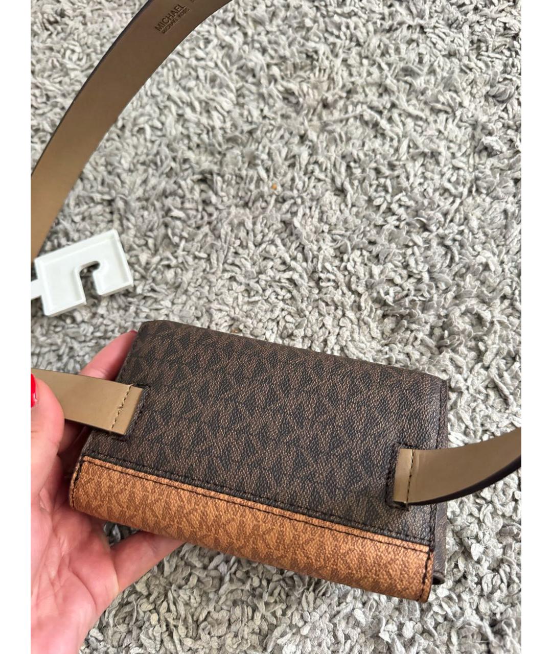 MICHAEL MICHAEL KORS Коричневая поясная сумка, фото 3
