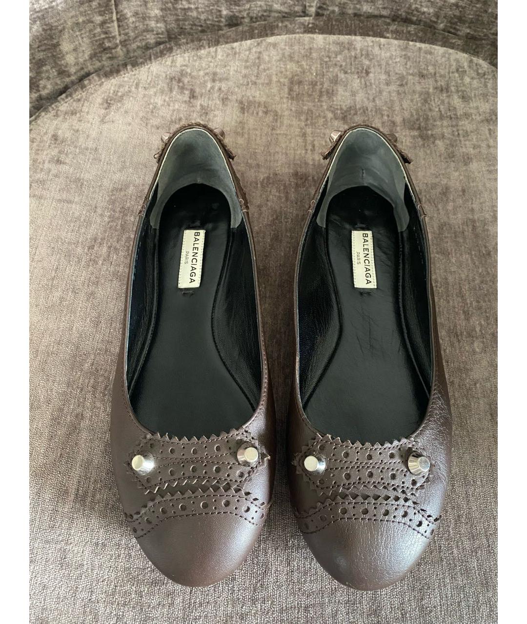 BALENCIAGA Коричневые кожаные балетки, фото 2