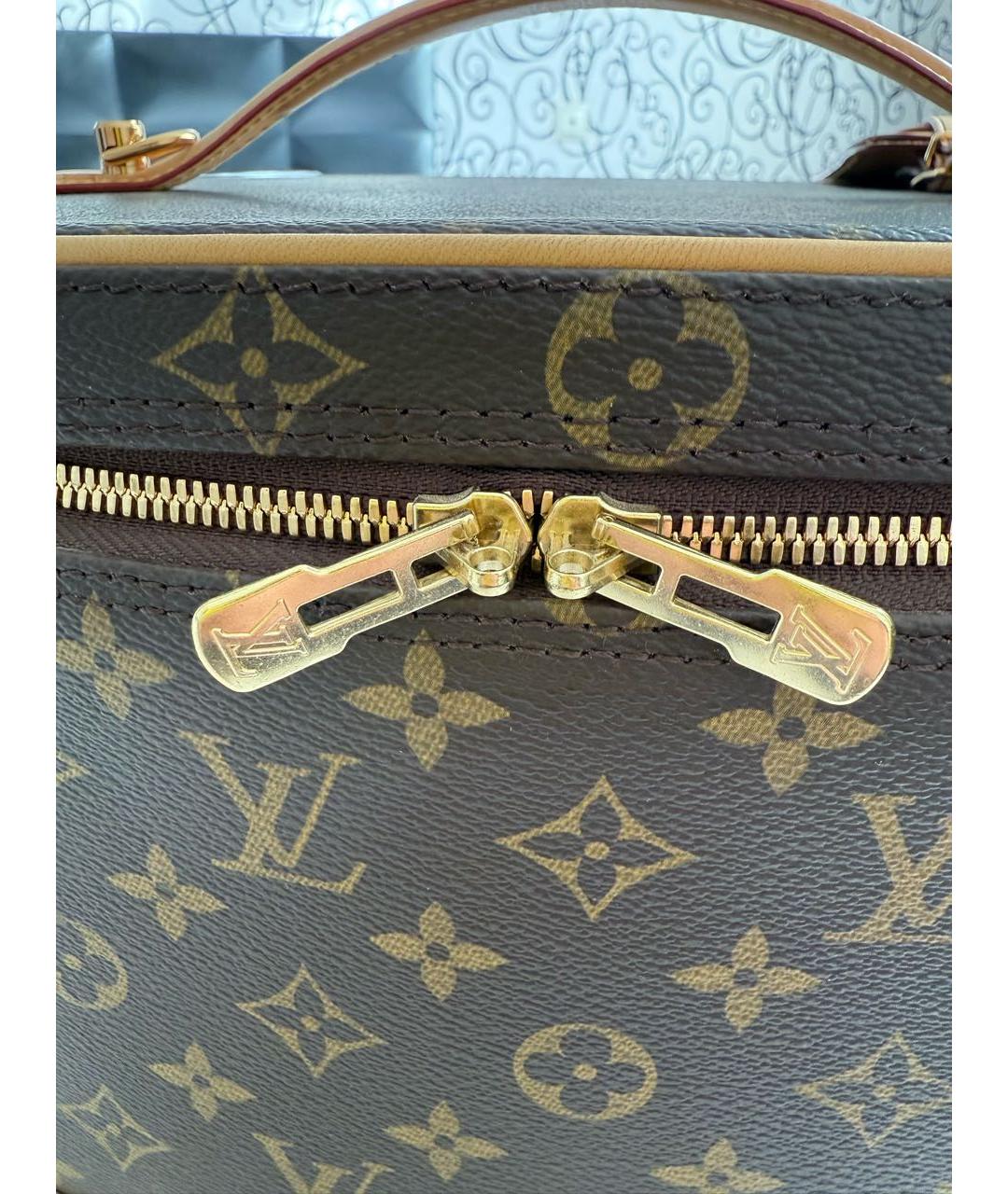LOUIS VUITTON Коричневая кожаная косметичка, фото 5