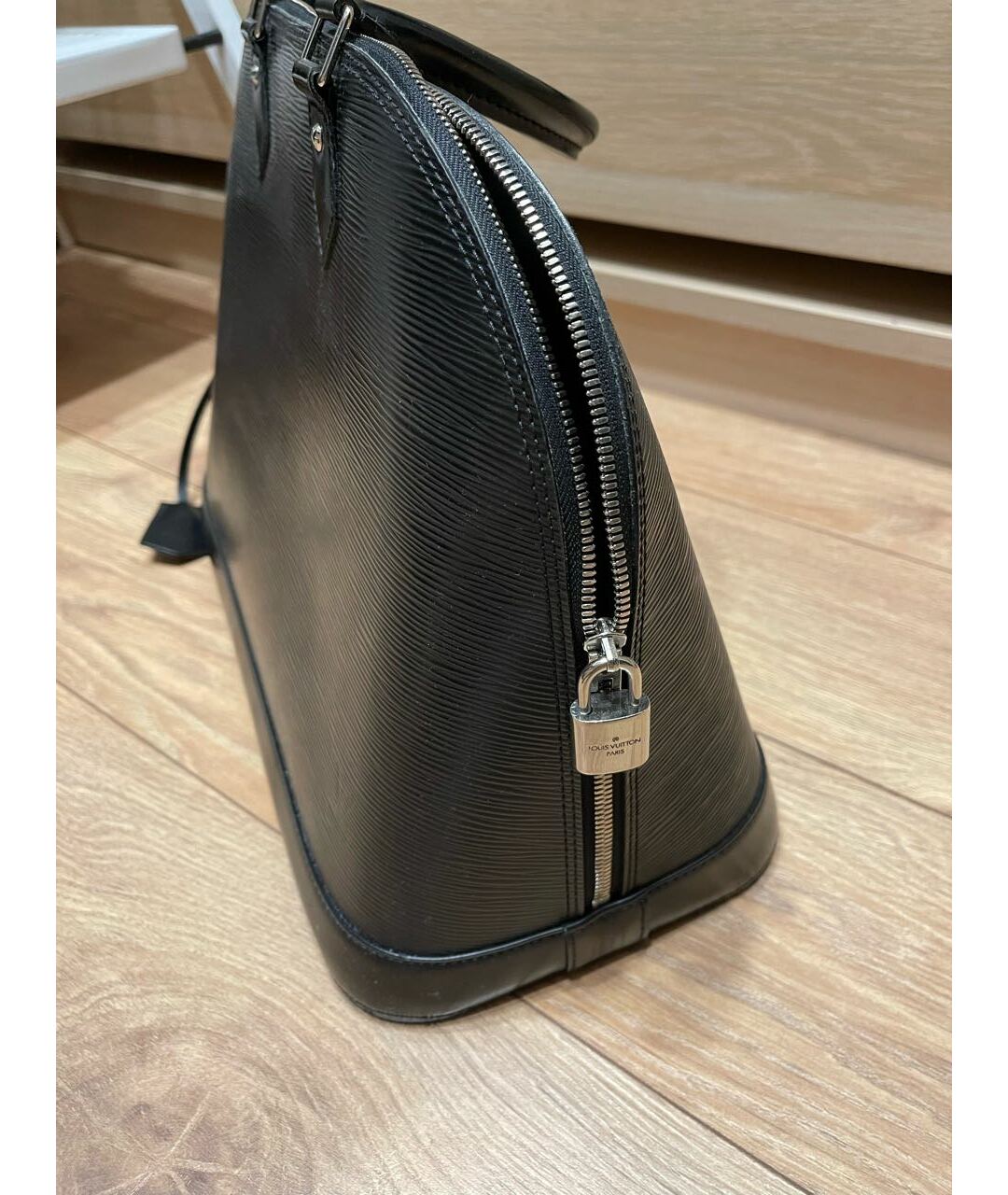 LOUIS VUITTON Черная кожаная сумка тоут, фото 3