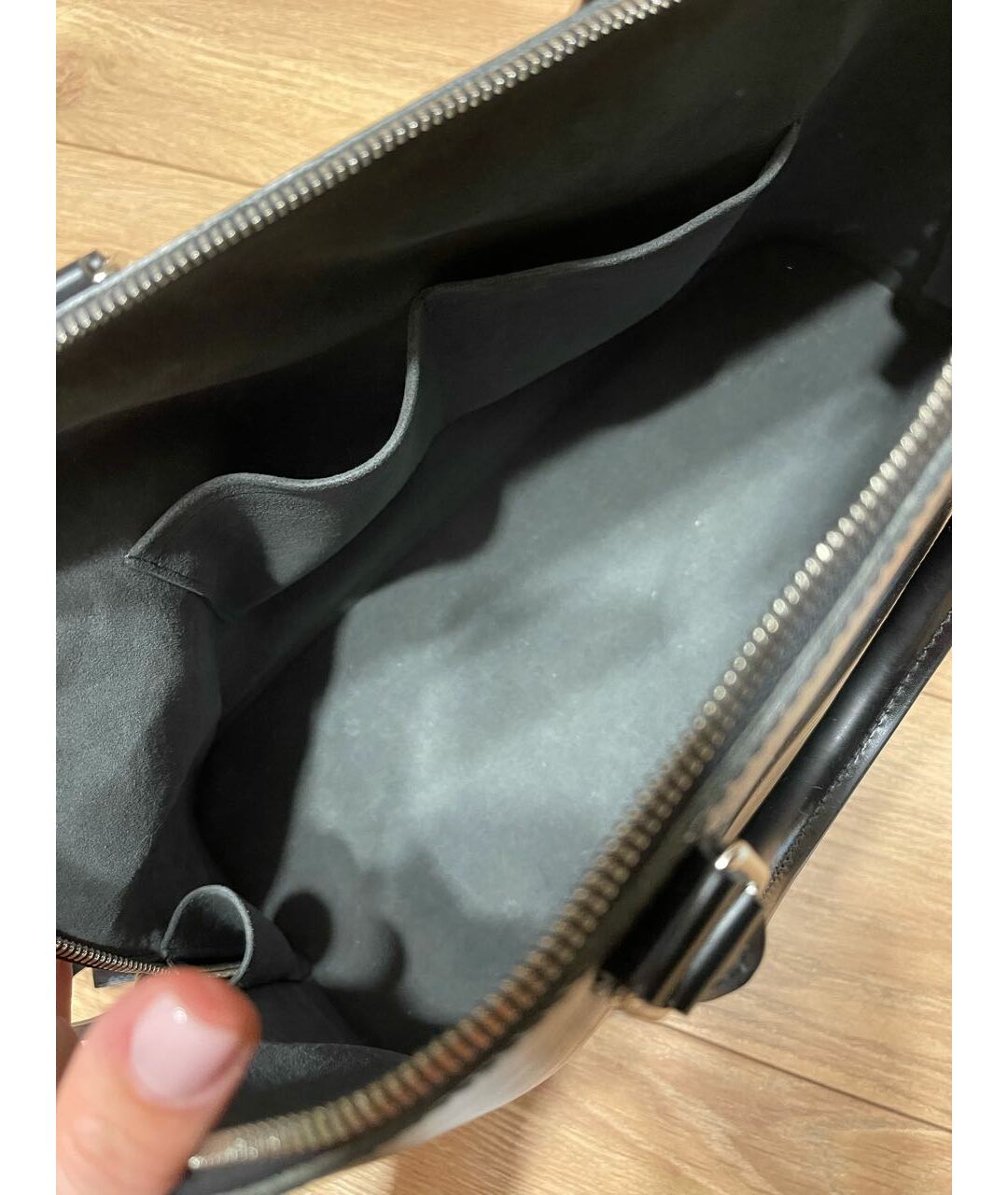 LOUIS VUITTON Черная кожаная сумка тоут, фото 4