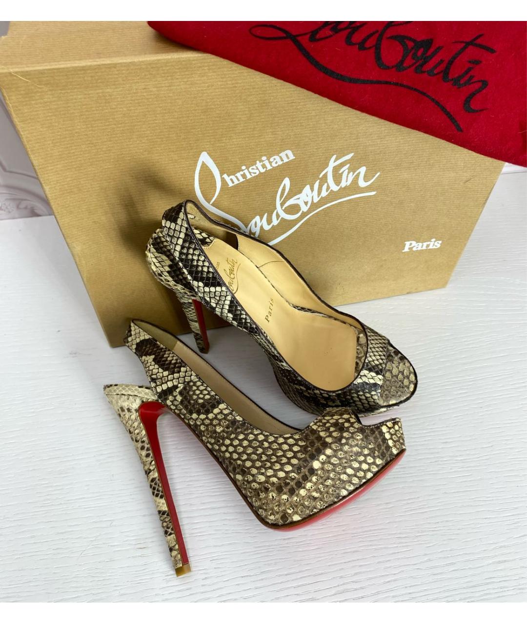 CHRISTIAN LOUBOUTIN Бежевые босоножки из экзотической кожи, фото 2