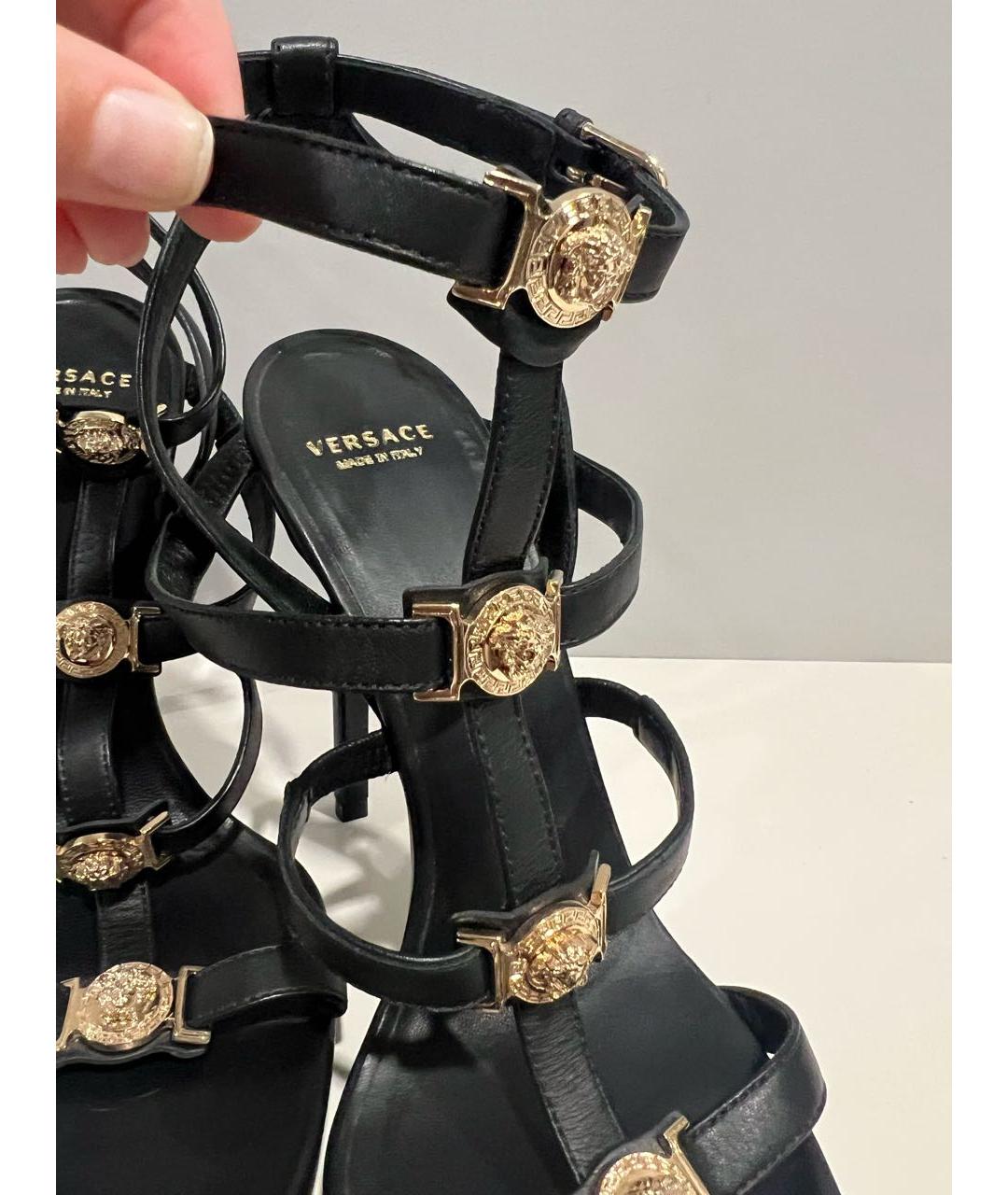 VERSACE Черные кожаные босоножки, фото 7
