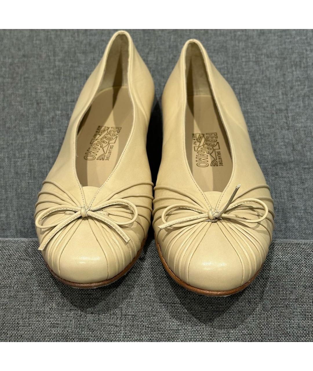 FERRAGAMO Бежевые кожаные туфли, фото 8