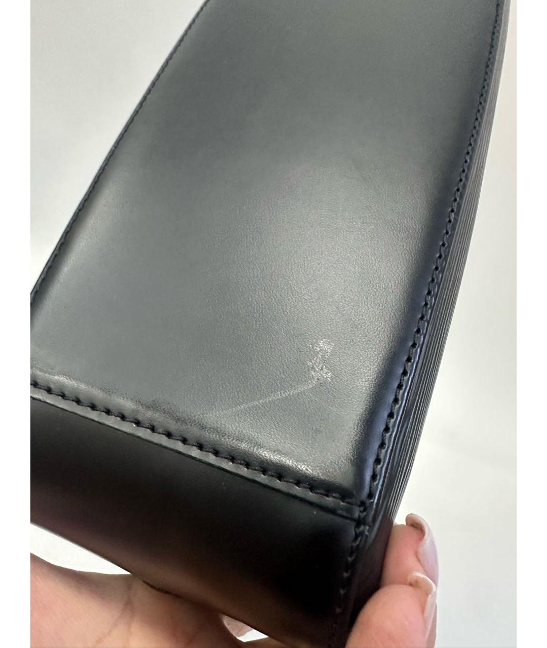 LOUIS VUITTON Кожаная сумка с короткими ручками, фото 8