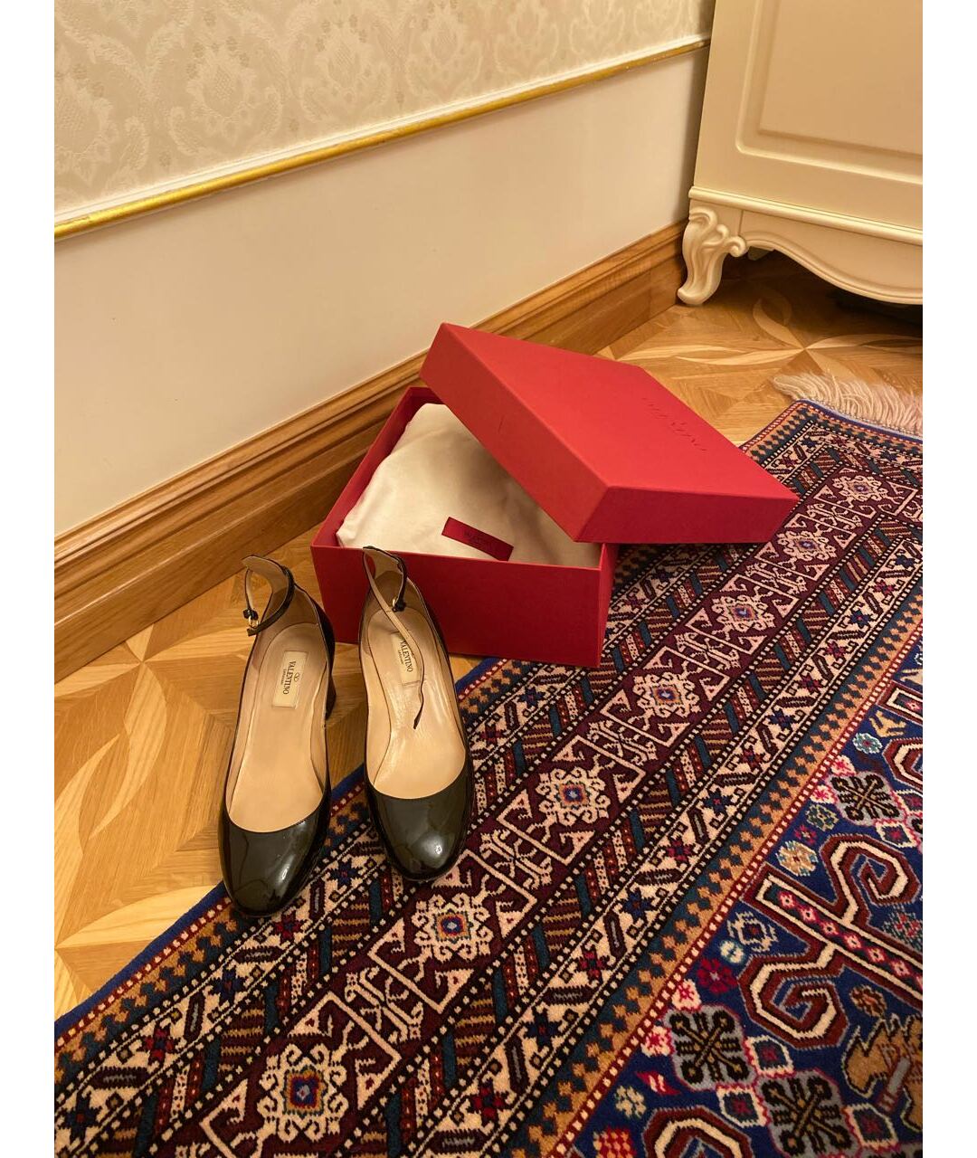 VALENTINO GARAVANI Черные туфли из лакированной кожи, фото 6
