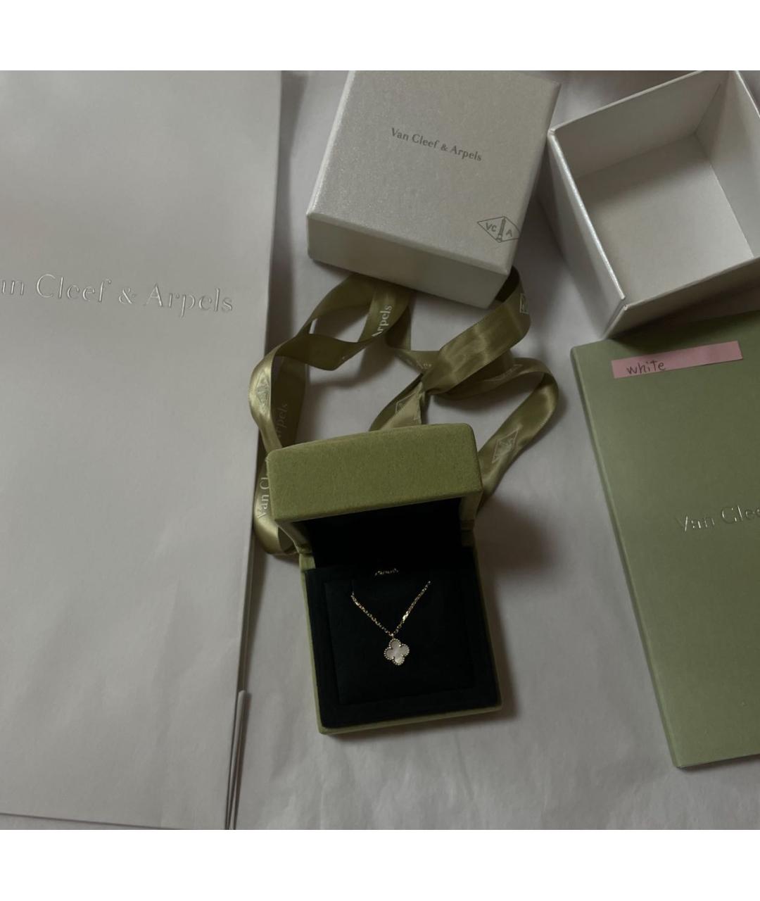VAN CLEEF & ARPELS Белая подвеска из желтого золота, фото 4